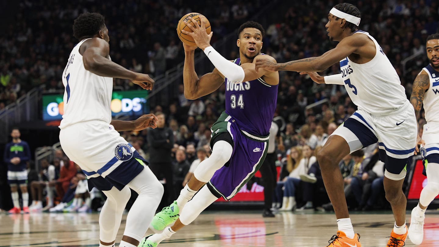 Milwaukee Bucks reportedly focused on two teams in Giannis conversations