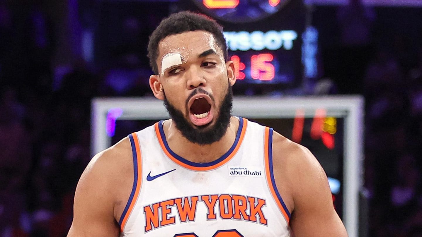 Knicks' Karl-Anthony Towns Shares Funny Reaction to Injury Photo