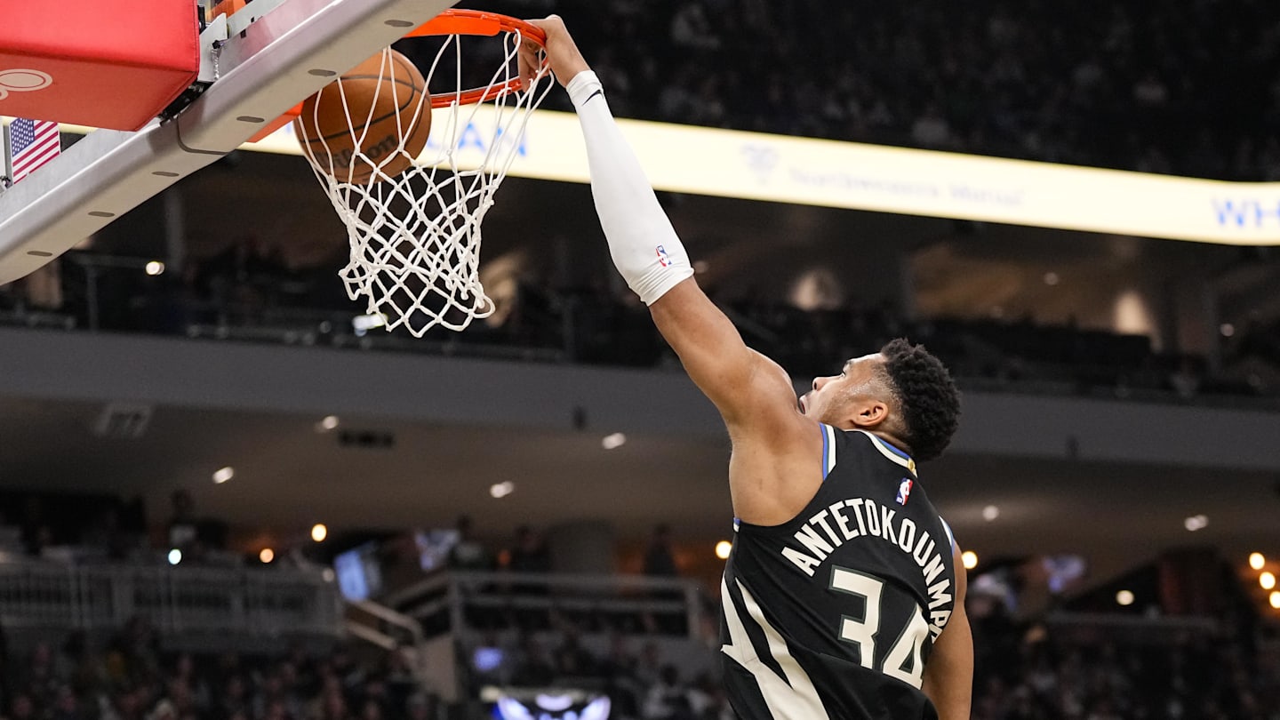 Bucks shun offers, choose to keep Giannis past the trade deadline