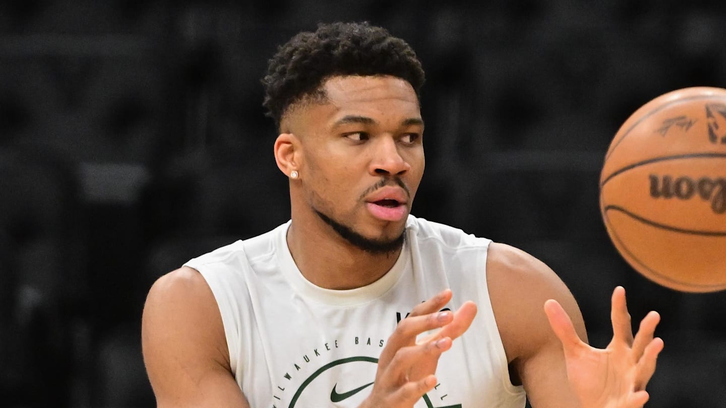 Knicks Made Smart Call Avoiding Giannis Antetokounmpo Deadline Deal