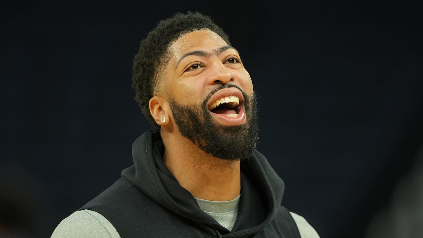 Dec 25, 2025; San Francisco, California, USA; Dallas Mavericks forward Anthony Davis (3) before the game against the Golden State Warriors at Chase Center. Mandatory Credit: Darren Yamashita-Imagn Images