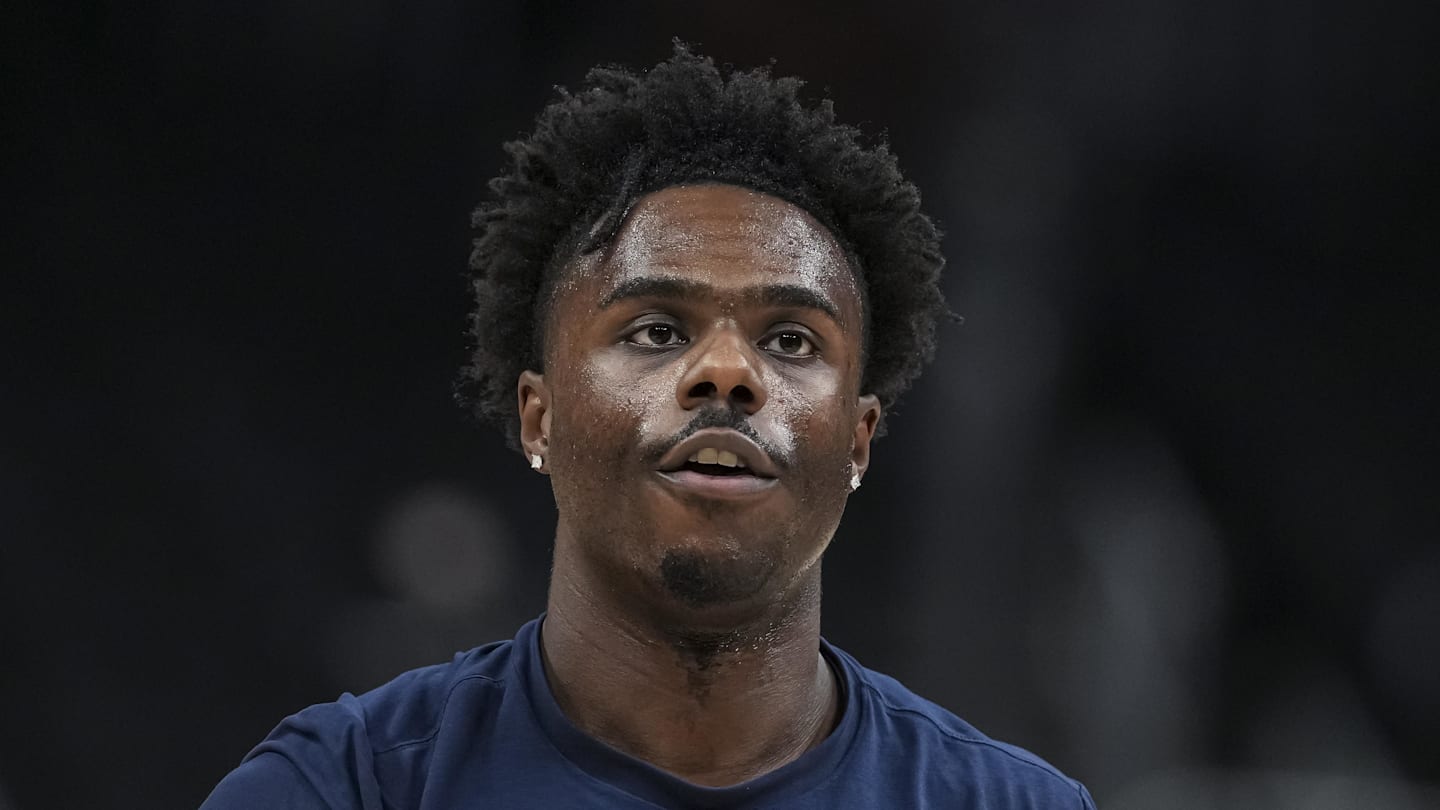 Former Los Angeles Clippers forward Kobe Brown (24) on the court before the game against the Atlanta Hawks at State Farm Arena.