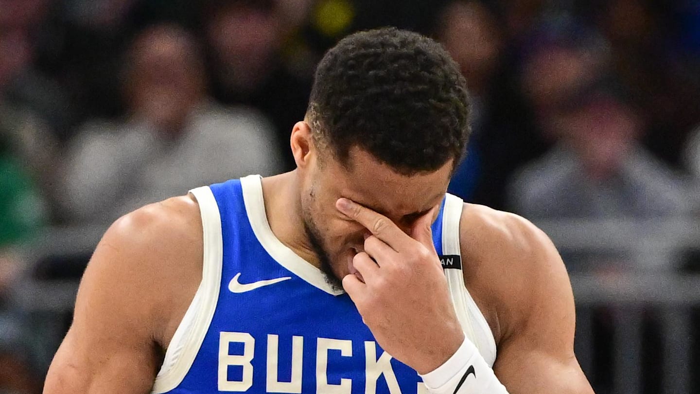 Milwaukee Bucks forward Giannis Antetokounmpo (34) reacts in the second quarter against the Oklahoma City Thunder at Fiserv Forum. March 16, 2025.