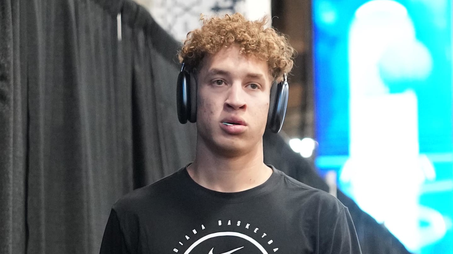 Indiana Pacers guard Taelon Peter (4) enters Frost Bank Center before a game against the San Antonio Spurs.