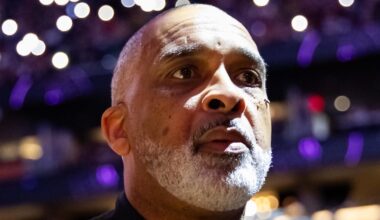 Los Angeles Lakers assistant coach Phil Handy against the Phoenix Suns at Footprint Center on Feb 25, 2024.