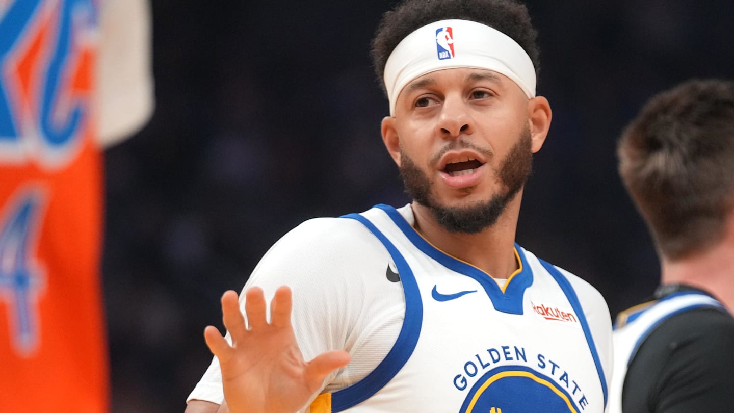 Dec 2, 2025; San Francisco, California, USA; Golden State Warriors guard Seth Curry (31) stands on the court after a play against the Oklahoma City Thunder in the first quarter at the Chase Center. Mandatory Credit: Cary Edmondson-Imagn Images