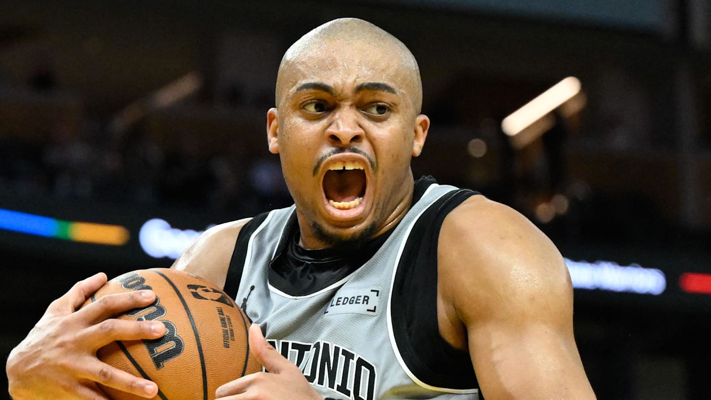 Feb 11, 2026; San Francisco, California, USA; San Antonio Spurs forward Keldon Johnson (3) rebounds against the Golden State Warriors in the fourth quarter at Chase Center. Mandatory Credit: Eakin Howard-Imagn Images
