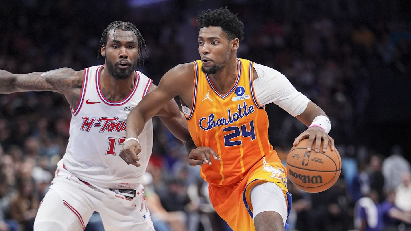 Rockets Get Payback, Defeat Hornets in Down-to-the-Wire Finish in Charlotte