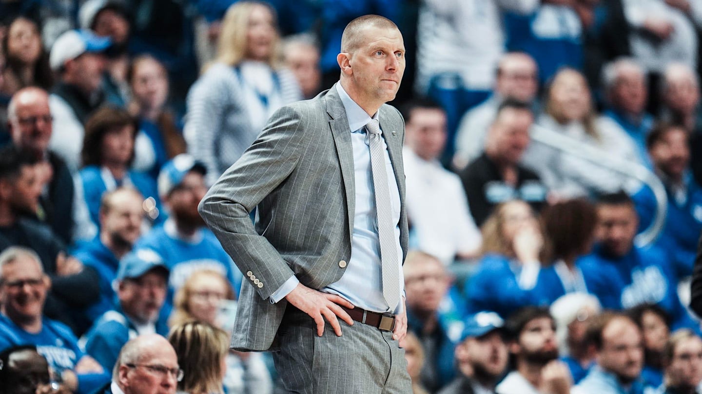 Mark Pope should look into a GM to help with recruiting and roster management