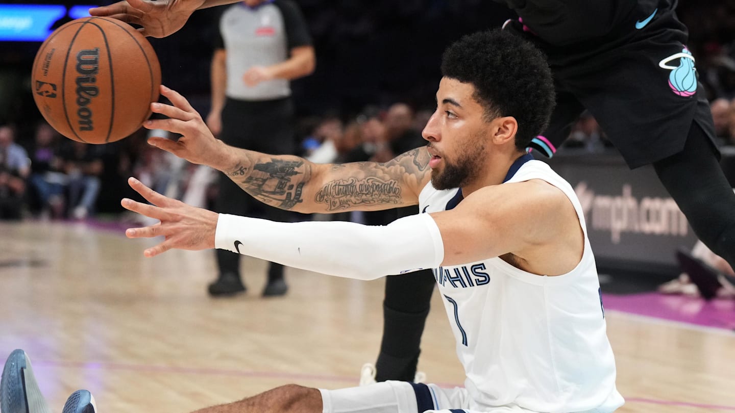 An expensive hug for Grizzlies guard