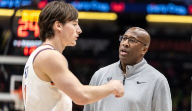 Dec 29, 2025; New Orleans, Louisiana, USA;  New York Knicks Head Coach Mike Brown discusses a play with guard Tyler Kolek (13) against the New Orleans Pelicans during the second half at Smoothie King Center. Mandatory Credit: Stephen Lew-Imagn Images