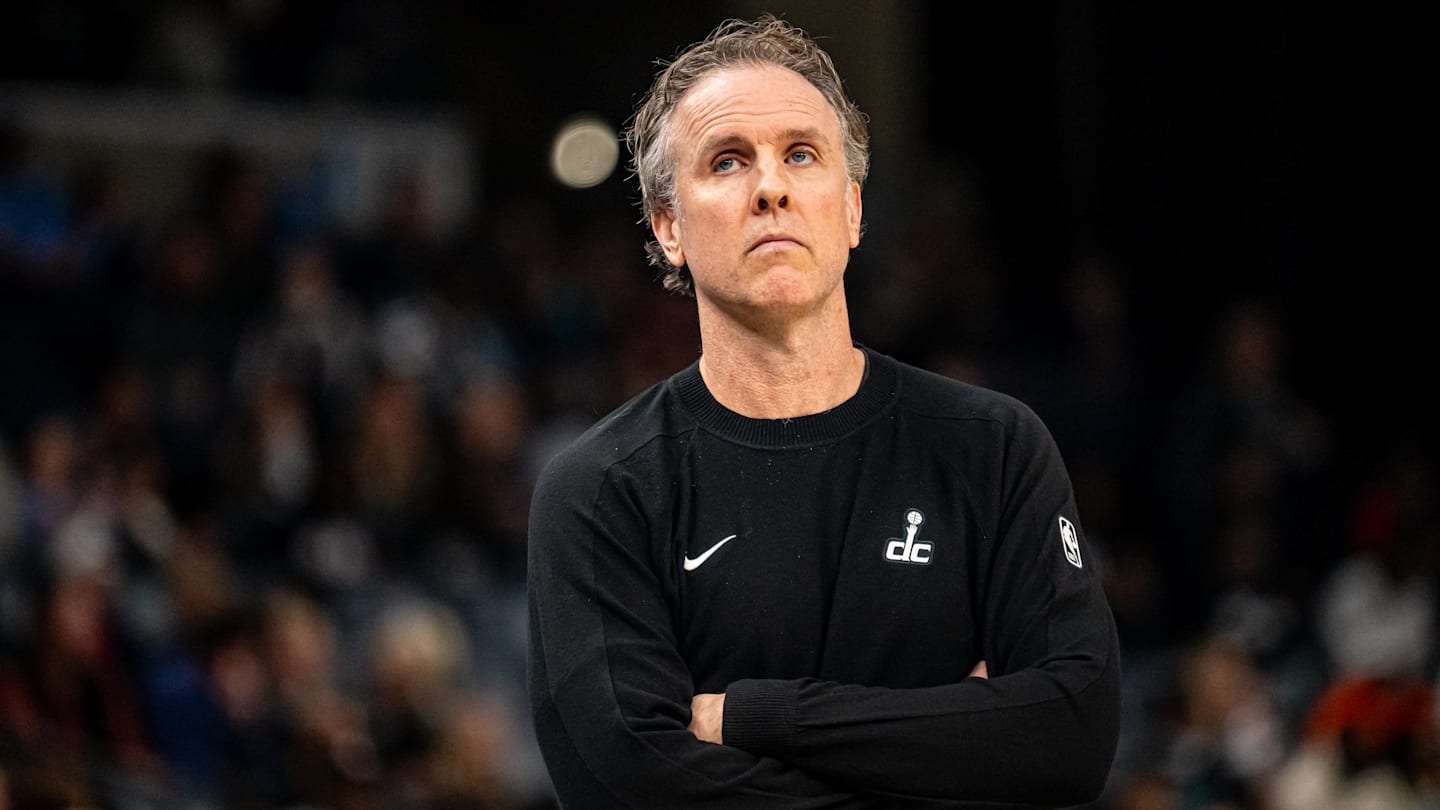Dec 20, 2025; Memphis, Tennessee, USA; Washington Wizards Head Coach Brian Keefe in the first half against the Memphis Grizzlies at FedExForum. Mandatory Credit: Matthew Smith-Imagn Images