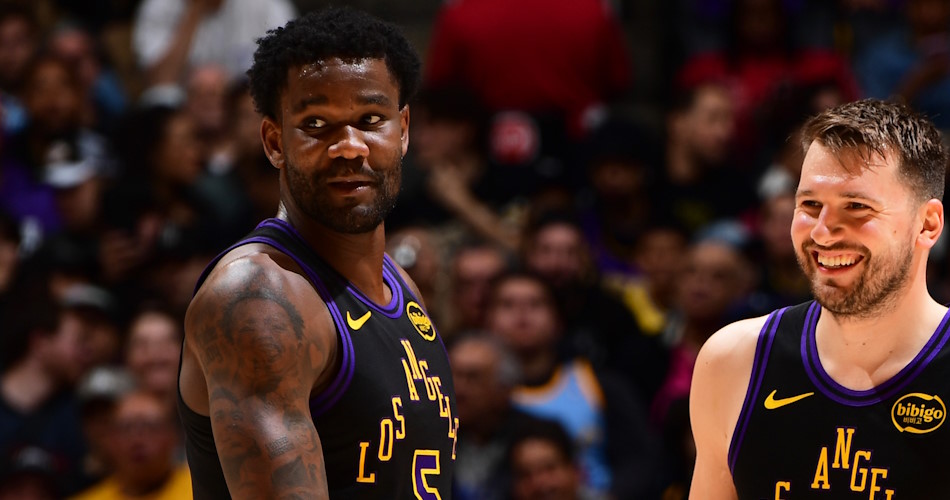 deandre-ayton-los-angeles-lakers