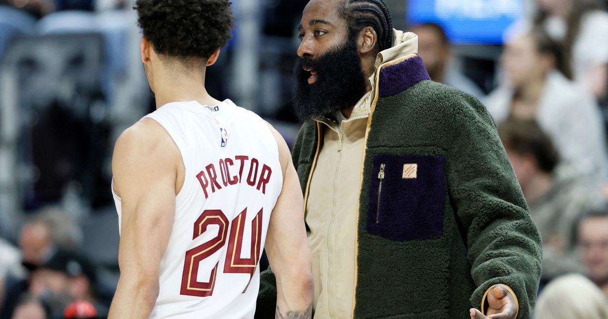 Blaring horn after a power surge delays Pistons and Cavaliers in 3rd quarter :: WRAL.com