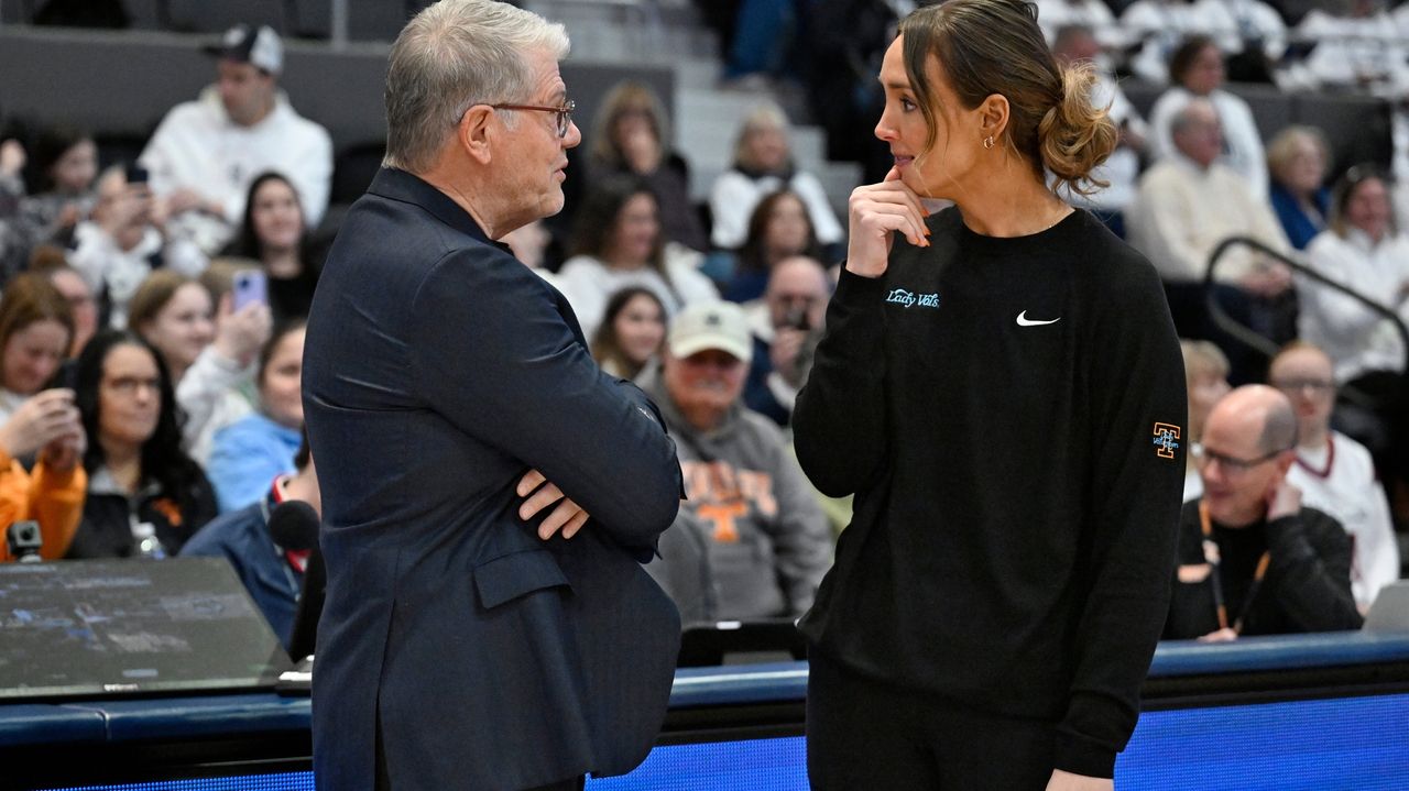 No. 1 UConn hands Tennessee worst loss in storied rivalry, routing Lady Vols 96-66