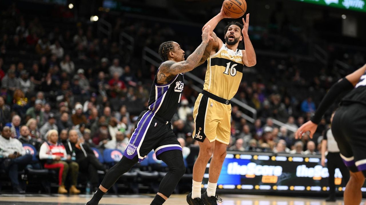 Rookie Will Riley scores season-high 18 as Wizards hand Kings their 9th straight loss, 116-112