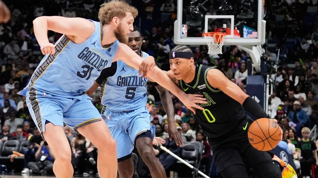 Hawks address persistent lack of depth at center by acquiring Jock Landale from Jazz, AP source says