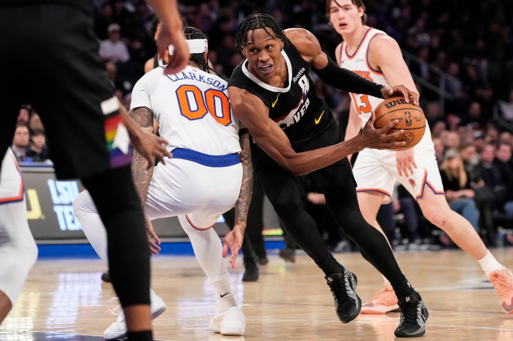 Peyton Watson has hamstring injury; David Adelman calls for rule change on challenges