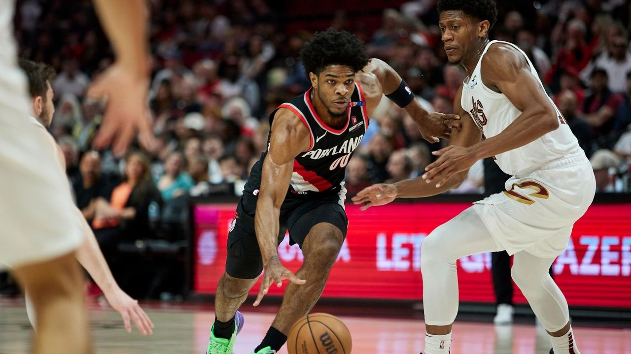 Henderson makes season debut for Portland after hamstring injury