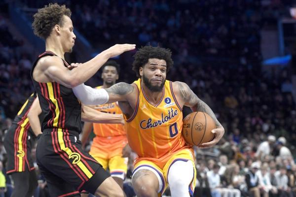 Hornets bring extended win streak into clash with new-look Hawks