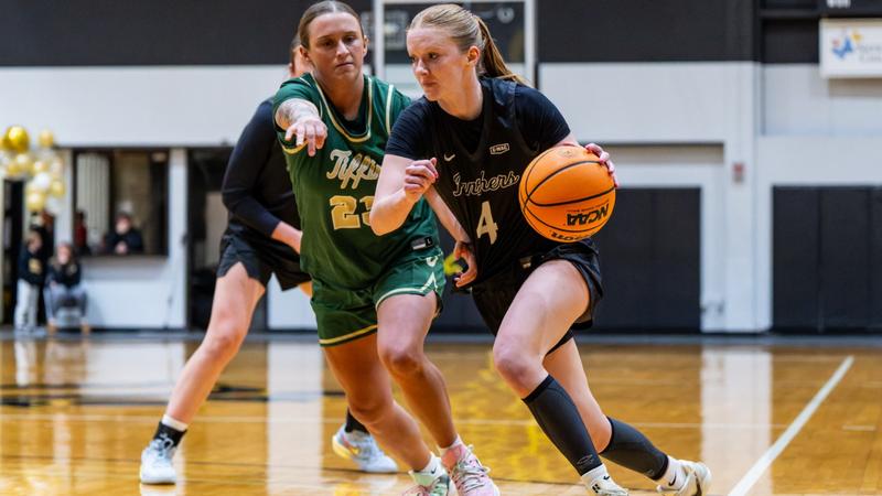 Strong First Half Lifts Hillsdale Past Panthers, 63-52