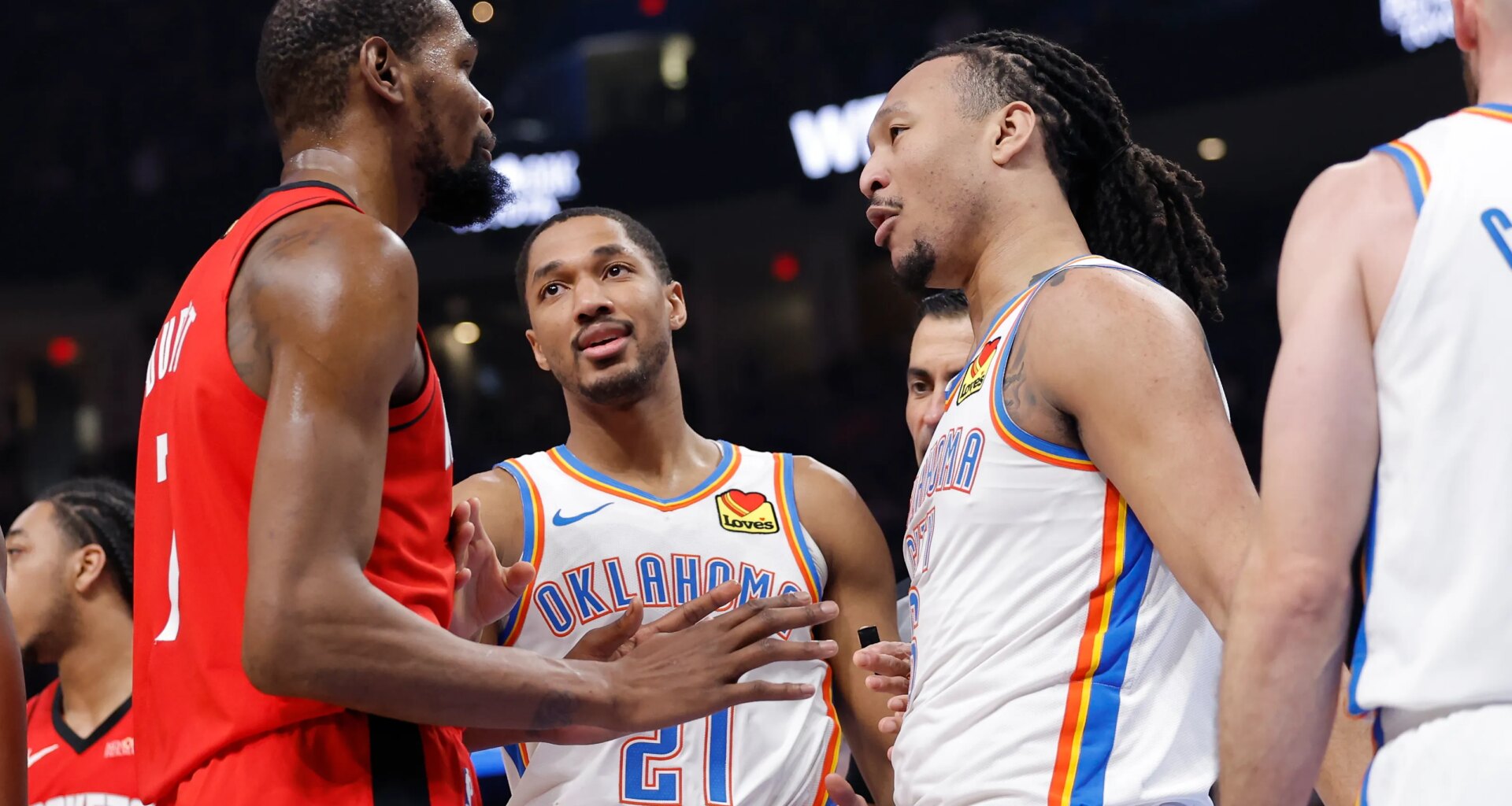Best images from Thunder's 112-106 loss to Rockets