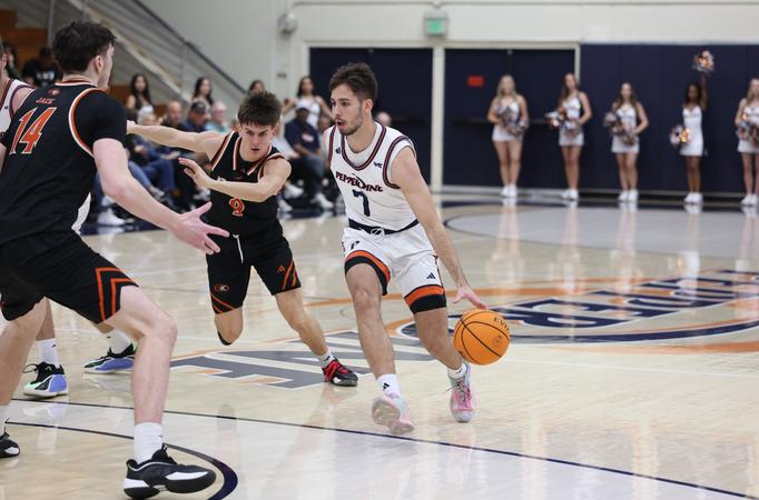 Men's Basketball Drops Home Contest to Pacific