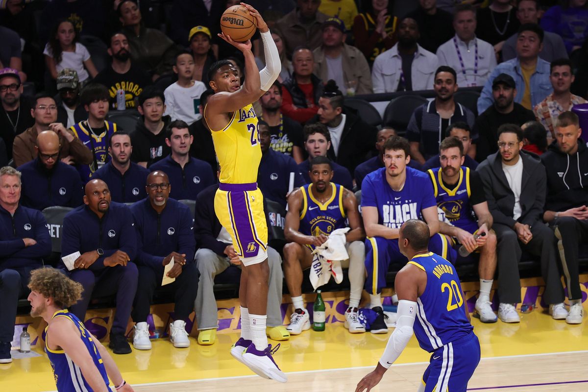 Los Angeles Lakers forward Rui Hachimura (28) shoots the basketball during an NBA game against the Golden State Warriors on February 7, 2025 in Los Angeles, CA.