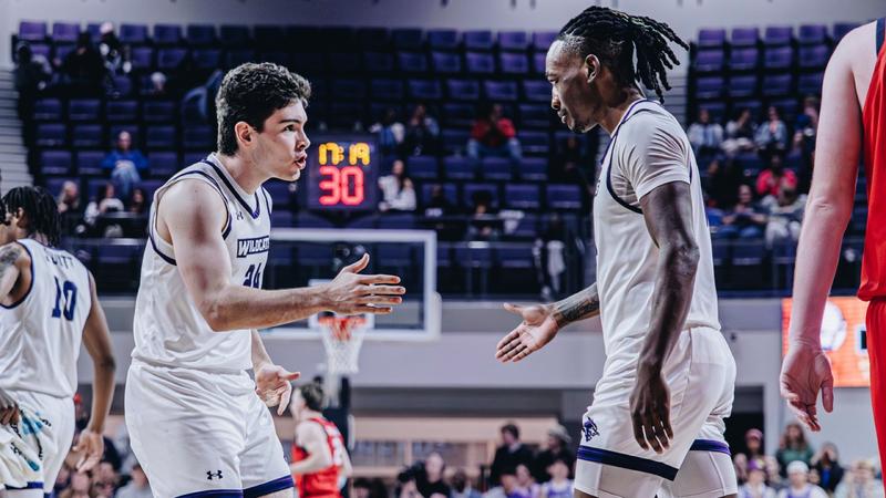 Cats Push 1st Place CBU to Limit in Riverside