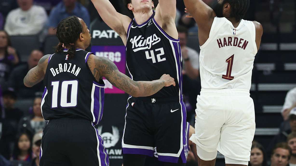 Harden scores 23 in Cavaliers debut, Mitchell leads with 35 in 132-126 win over Kings
