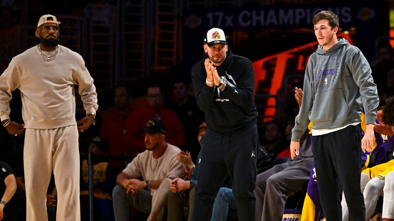 Lakers rule out LeBron James (foot), ending All-NBA streak