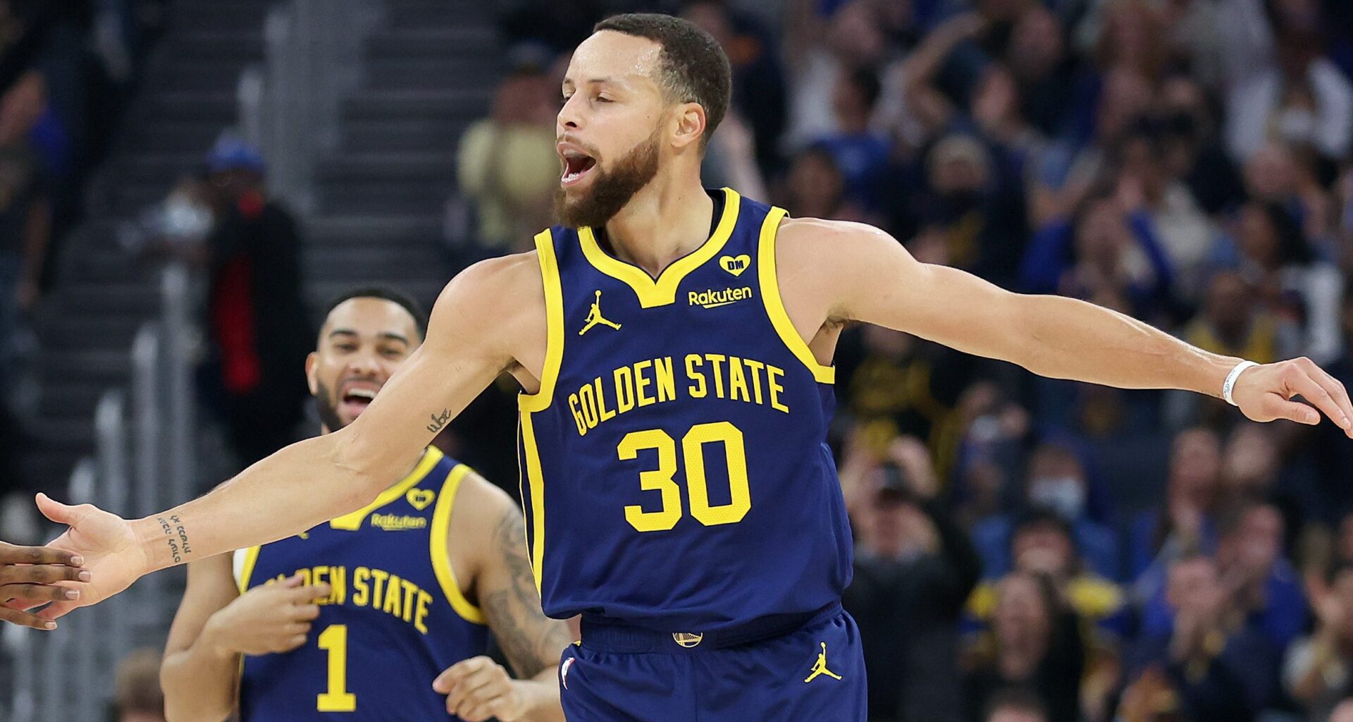 Warriors' Stephen Curry Says 'Sorry' to Jonathan Kuminga for Leak