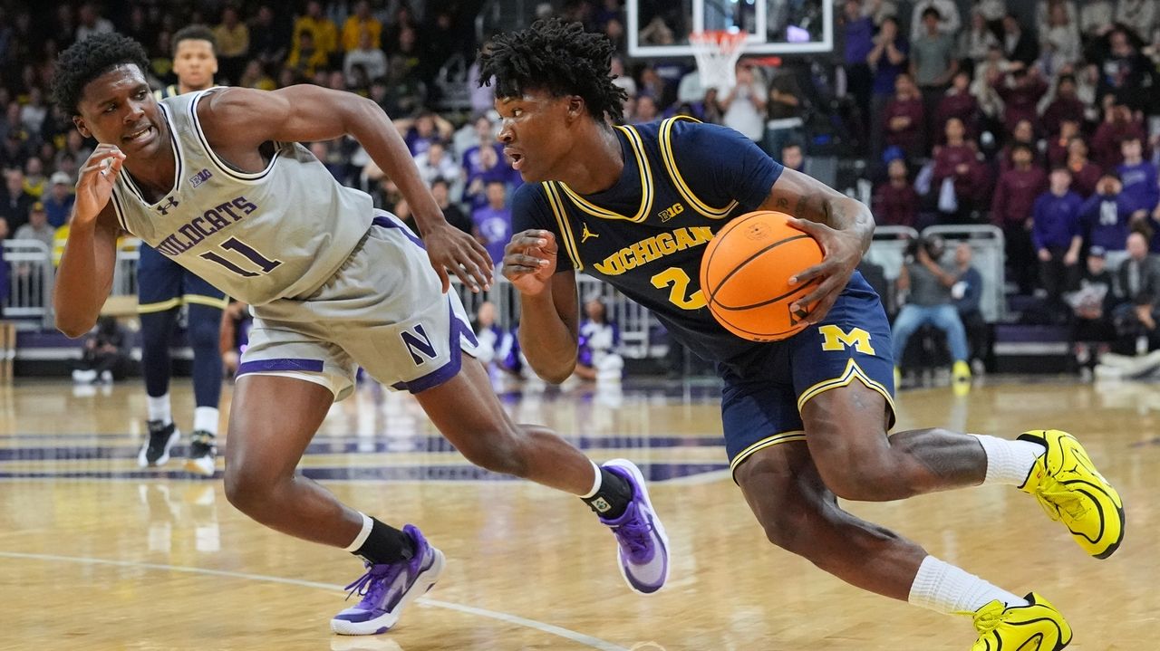 Cason leads second-half rally as No. 2 Michigan knocks off Northwestern, 87-75