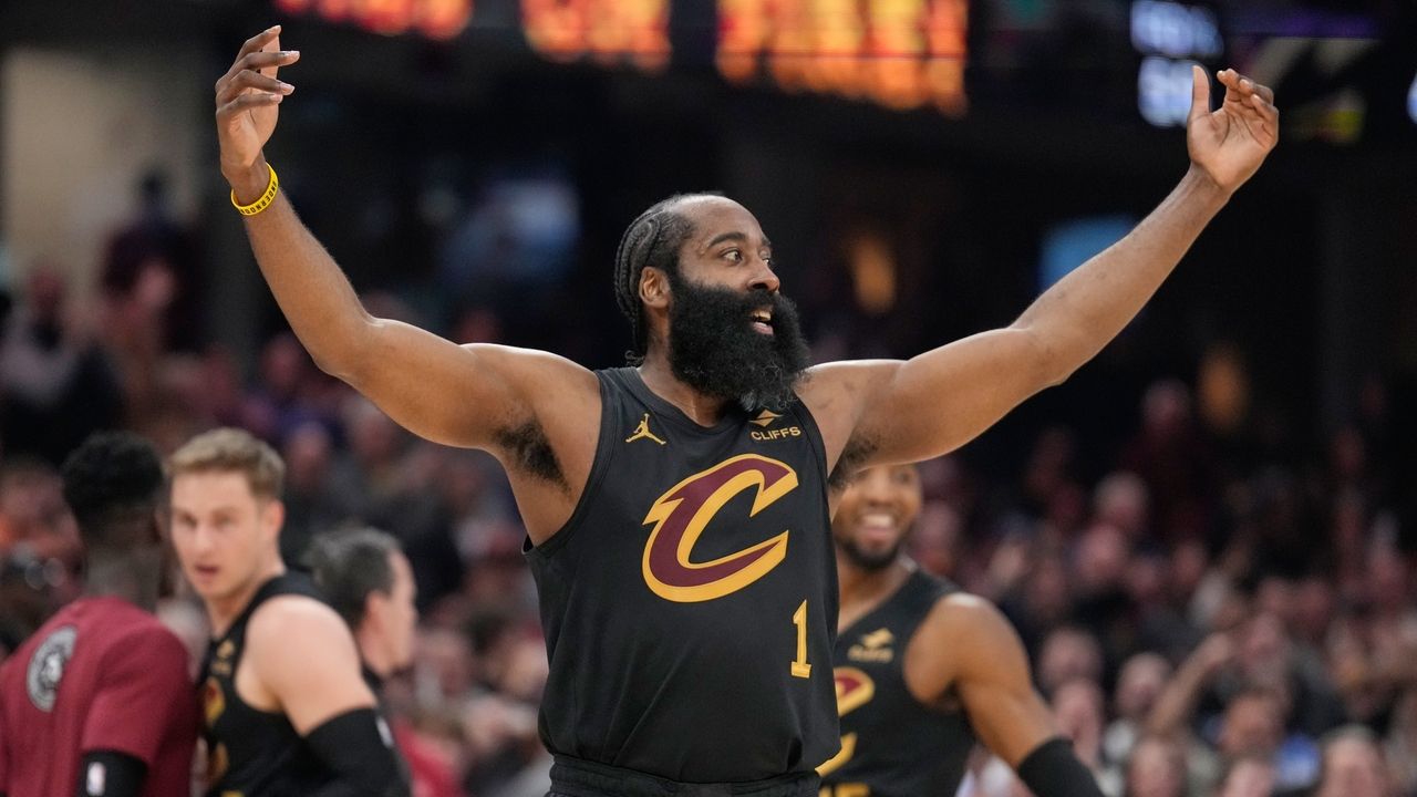 Harden turns playmaker in Cavaliers' home debut as Cleveland routs the Wizards