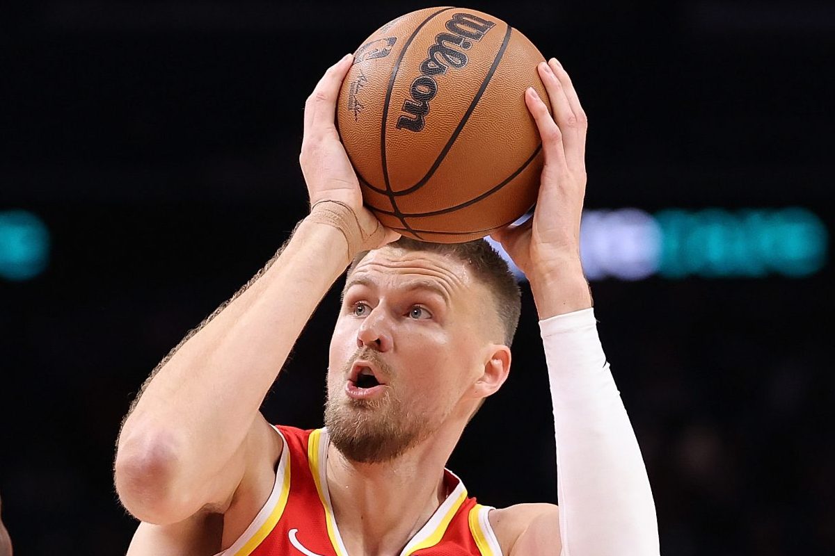 Warriors Get Kristaps Porzingis Injury News After Spurs Loss