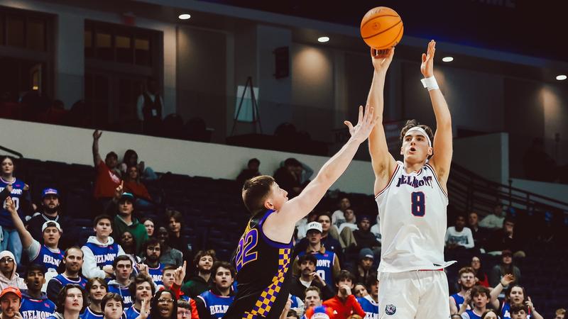 Men's Basketball Defeats Northern Iowa in High-Level Game