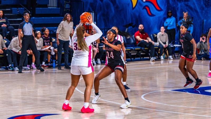 Elon Drops Road Contest At Drexel