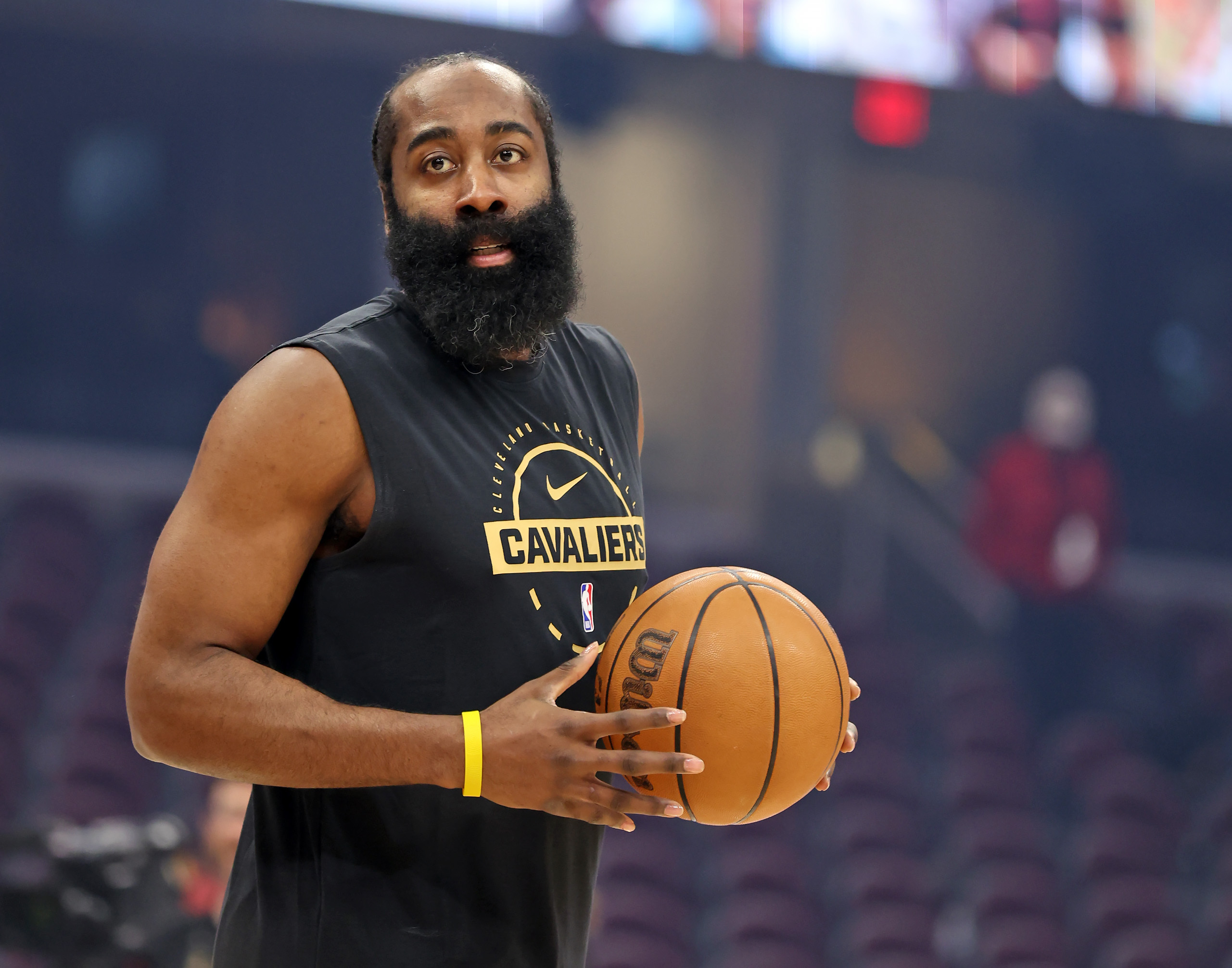 Cleveland Cavaliers guard James Harden warms up before the game against the Washington Wizards. 