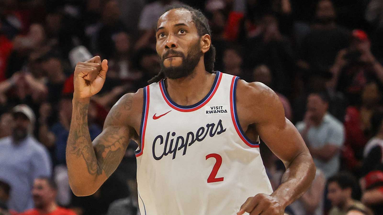 Clippers forward Kawhi Leonard (2) reacts to his winning basket against the Houston Rockets in the fourth quarter at Toyota Center
