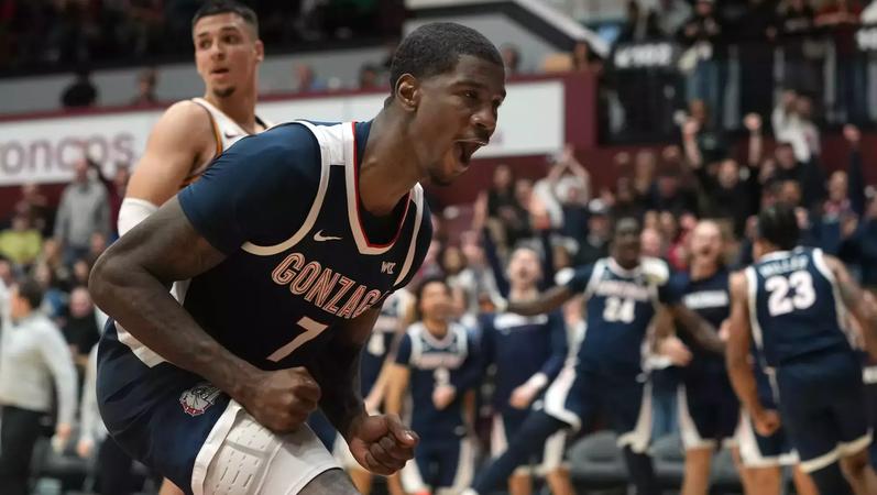 No. 12 Gonzaga powers past Santa Clara into first place in WCC