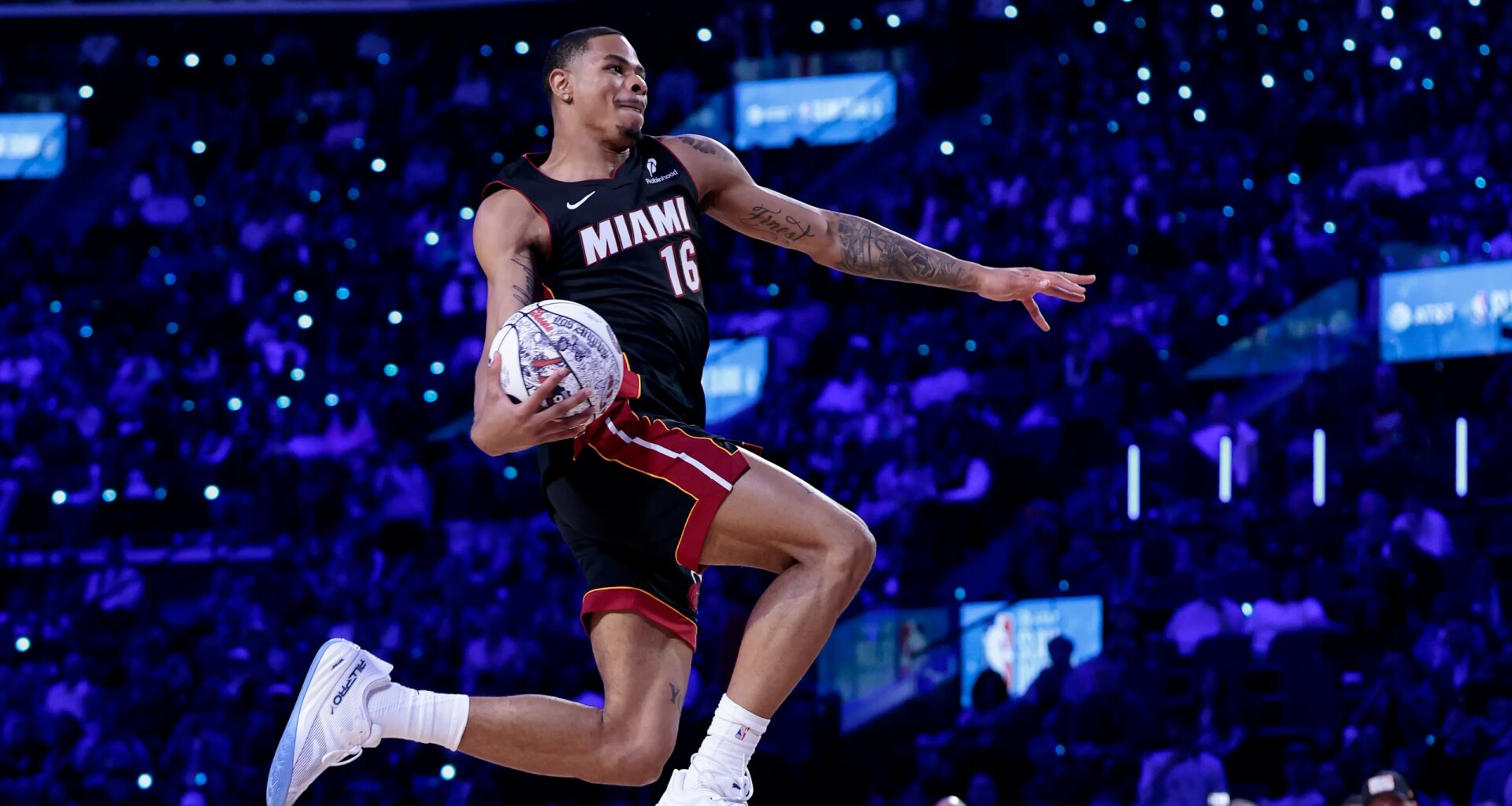 Incredible Keshad Johnson NBA Slam Dunk Contest photos