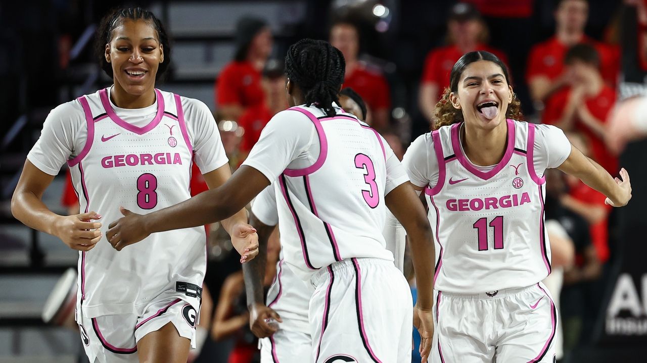 Dani Carnegie's 29 sparks Georgia's stunning 76-74 upset of No. 5 Vanderbilt