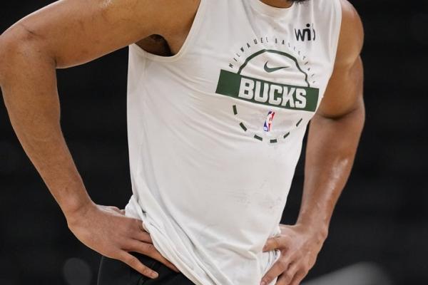 Giannis Antetokounmpo says he is ‘committed to the Milwaukee Bucks’