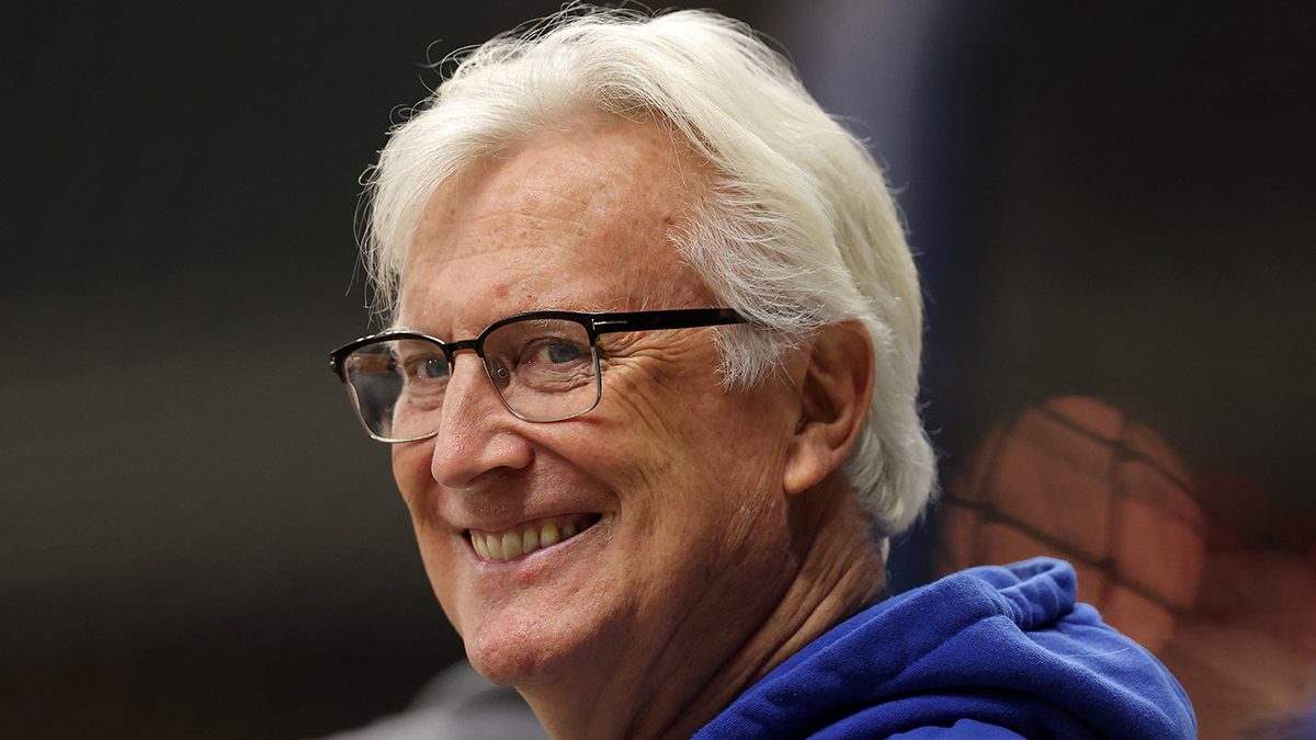 Lakers Top Exec Set to Exit as Mark Walter Era Begins