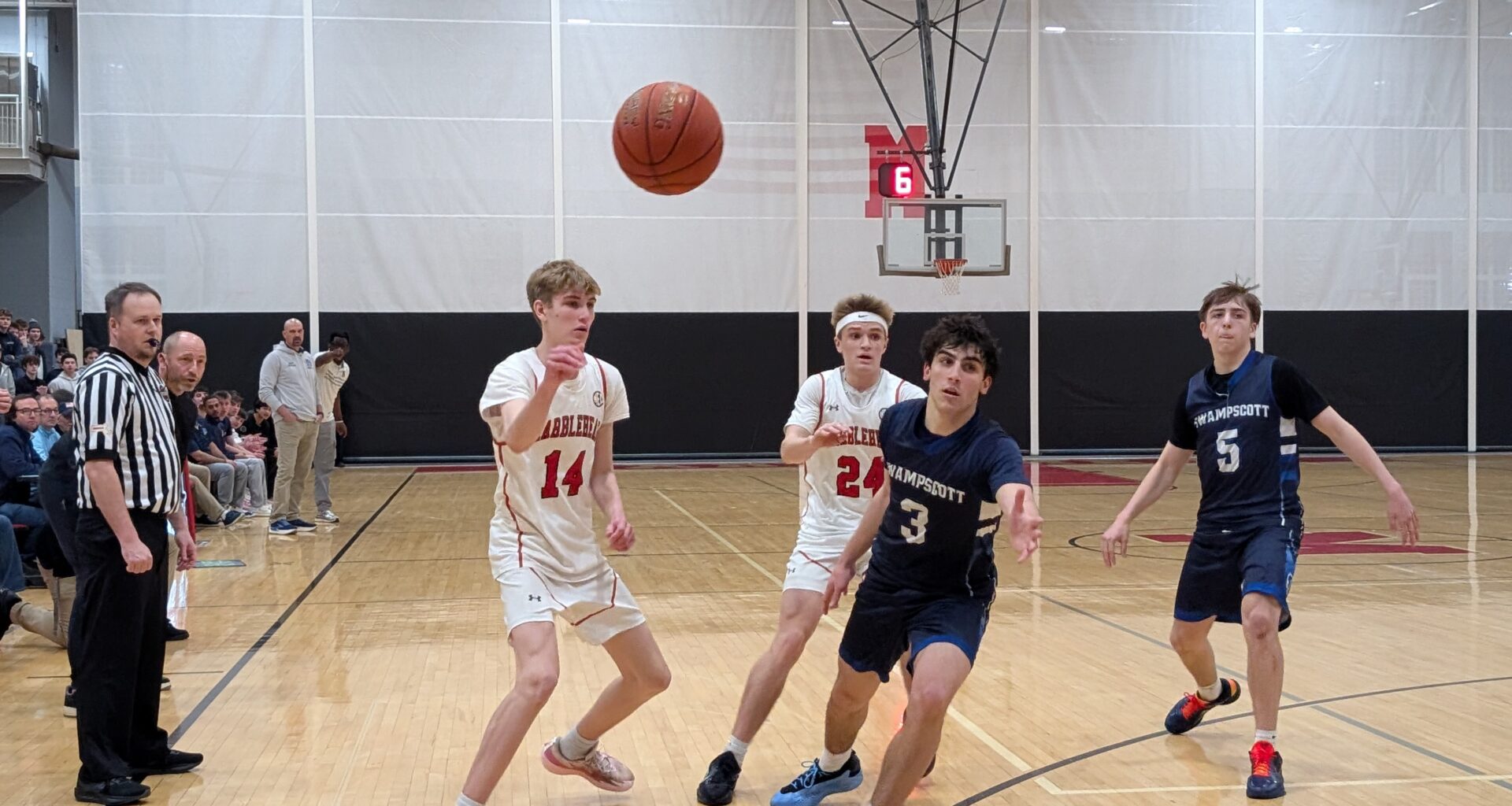 Marblehead’s boys basketball drops regular season finale, 59-55, to Swampscott