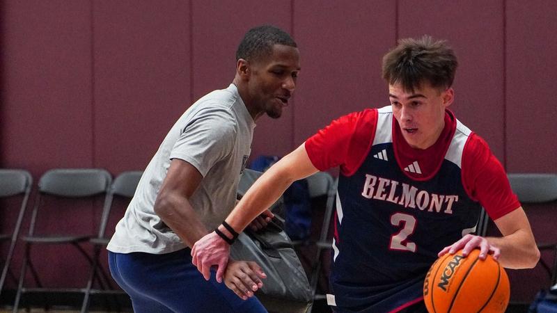 Men's Basketball Plays Indiana State Saturday