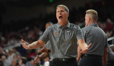 Evans scores 21 points and keys Oregon's 59-second, 7-0 run to stun USC 71-70