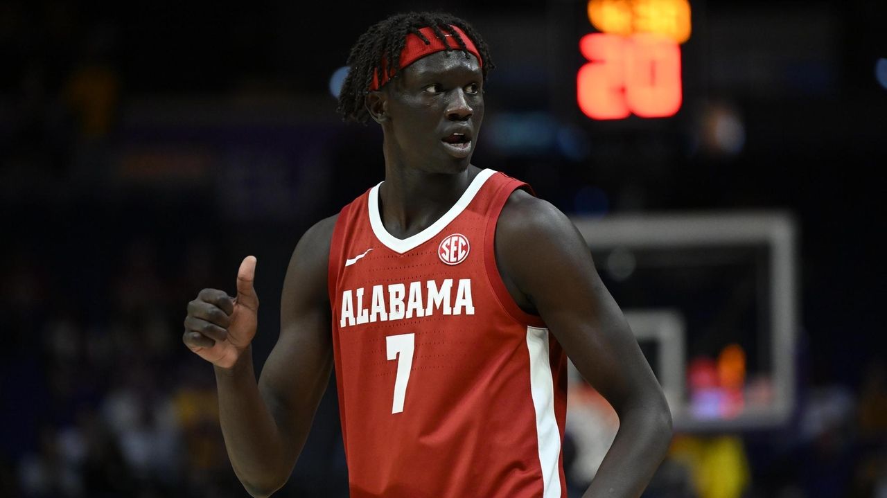 No. 25 Alabama beats LSU 90-83 for its 6th straight victory