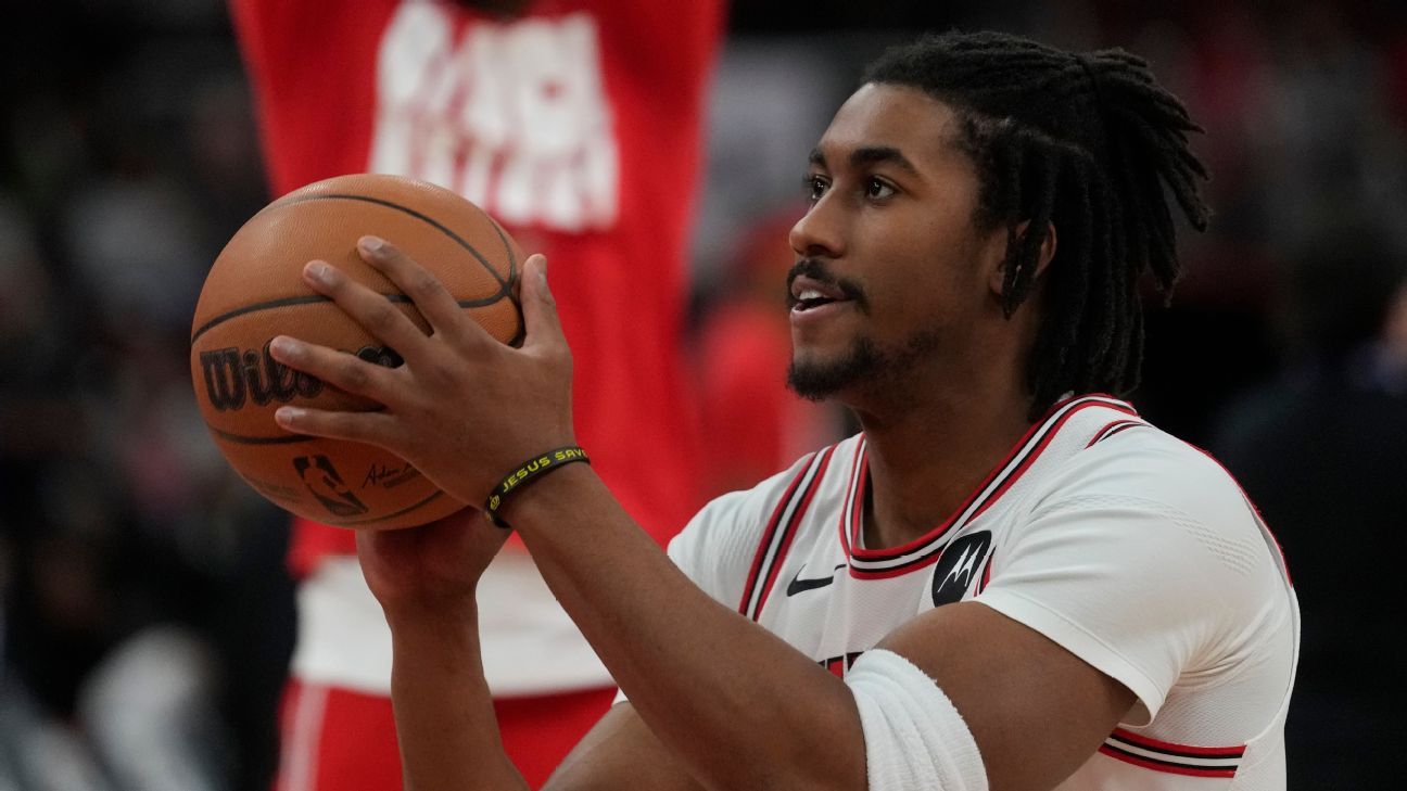 Bulls' Jaden Ivey to miss at least two weeks with sore left knee