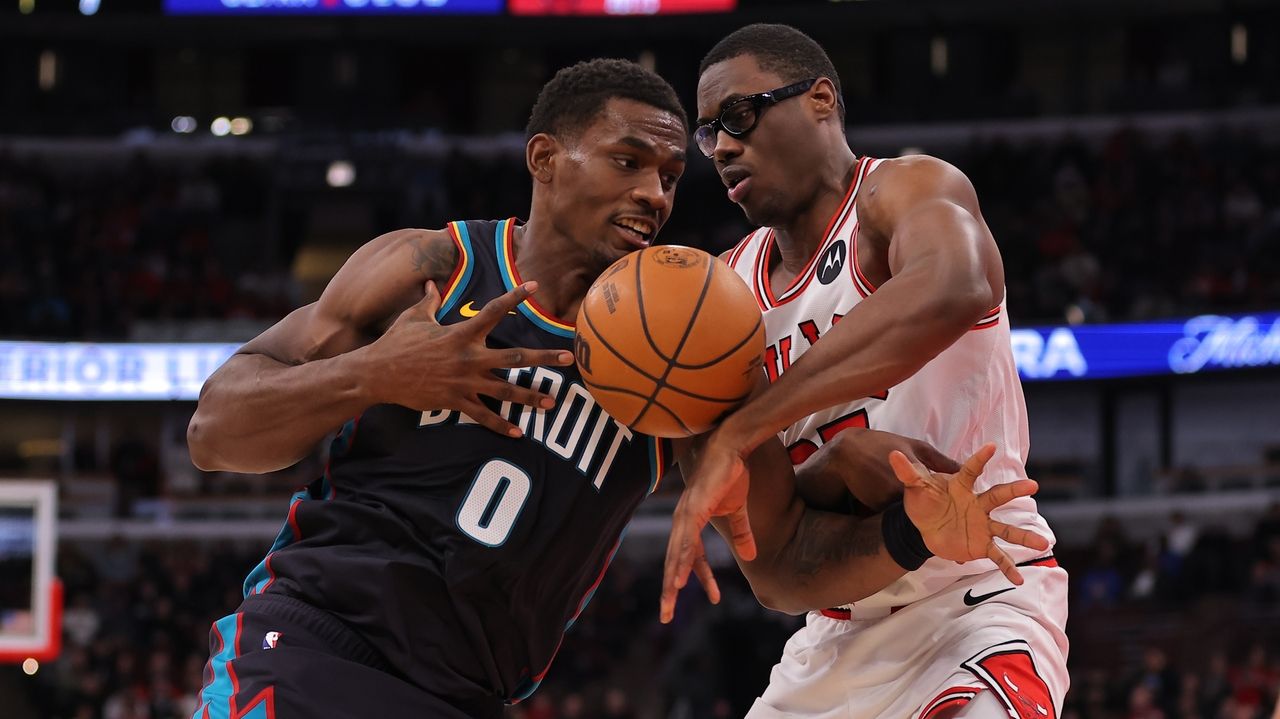 Duren with 26 points, 13 rebounds in return, Pistons top Bulls 126-110 for 5th straight win